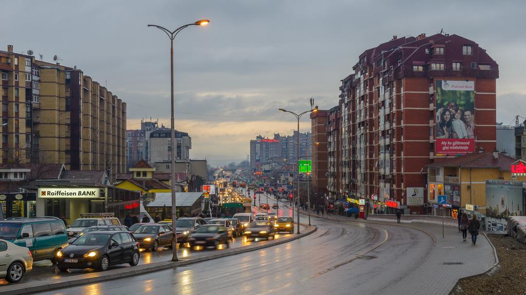 Aka 1 - Big Central Apartment Pristina Buitenkant foto